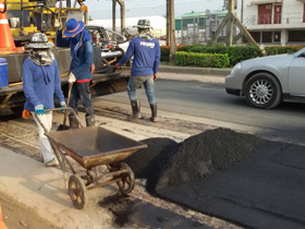 งานปรับปรุงและซ่อมแซมถนนบ้านทุ่ง (ปูแอสฟัลท์ติก หนา 3 ซม. พร้อมปรับไหล่ถนน)